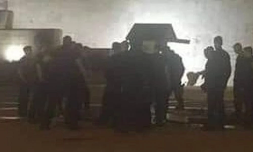 Σύνταγμα: Ως «άγγελος του Θεού» συστήθηκε στους αστυνομικούς ο 38χρονος με τη καραμπίνα